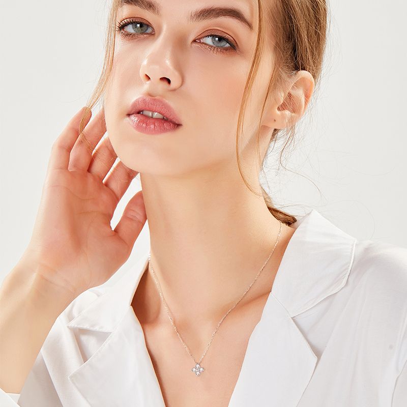 DEC Four-leaf Clover Moissanite Necklace